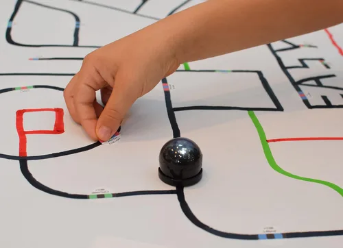 Vista 3 de Códigos autoadhesivos (paquete de inicial) de Ozoeasy, para usar con Ozobot