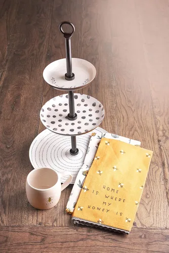 Vista 2 de Karma Gifts Reese - Taza de café de cerámica de 16 onzas, lindas tazas para mujeres y hombres, diseño de abeja