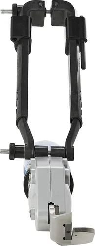 Vista 2 de Malco TSS1 Turbo Shear para tejas de asfalto - Mandíbula de bisel ancho, corte multicapa de 0.6 in, ajuste lateral de la cuchilla, control con una