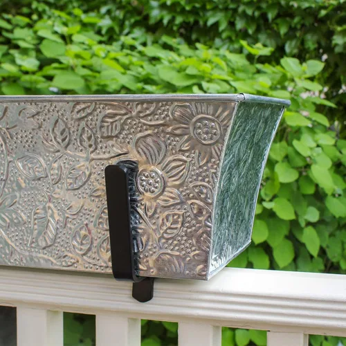 Vista 6 de Achla Designs Macetero galvanizado en relieve para ventana de flores, 24 pulgadas