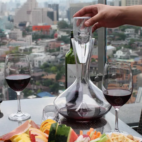Vista 7 de Vintorio, aireador de vino Omni, decantador de primer nivel, el mejor regalo para los amantes del vino