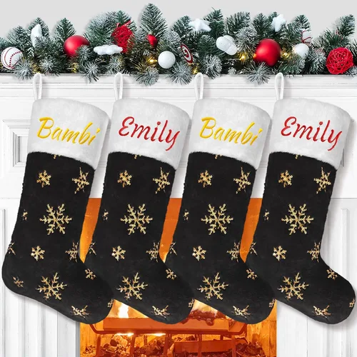 Vista 2 de Calcetines negros de piel sintética de Navidad, 1 paquete grande de 22 pulgadas, medias colgantes de felpa negra con nombre personalizado con copos