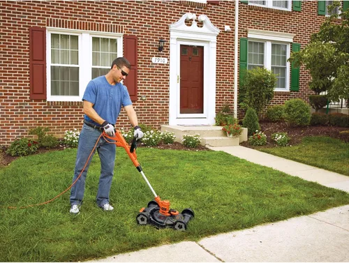 Vista 10 de BLACK+DECKER 3 en 1 Podadora de hierba/de esquina y cortacésped, 6,5 A, 12 pulgadas (MTE912)