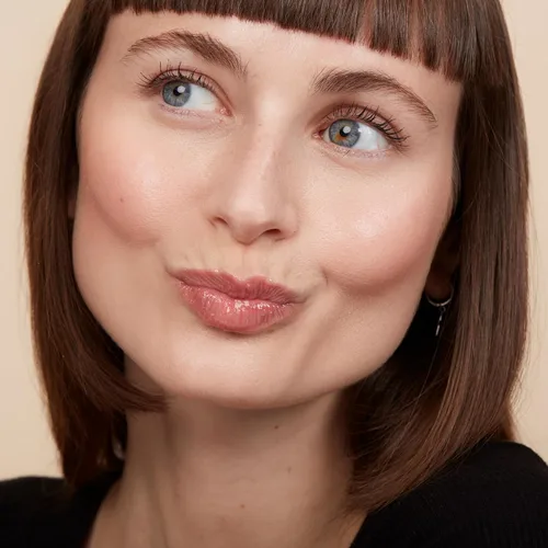 Vista 3 de Monika Blunder Beauty - Tinte labial hialurónico de bálsamo botánico - Frühling Mauve - Bálsamo labial vegano hidratante, no tóxico, libre