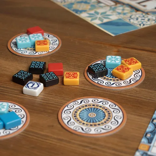 Vista 7 de Next Move Games - Juego de mesa de cristal azul y azul, juego base y expansión, juego de estrategia de colocación de azulejos para adultos y niños
