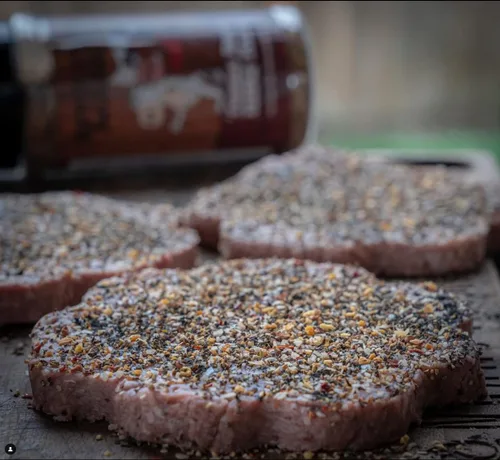 Vista 7 de Texas Beef BBQ Rub – Rubs of Honor 1st Place Beef Rub – Frotar y filete de pechuga galardonado
