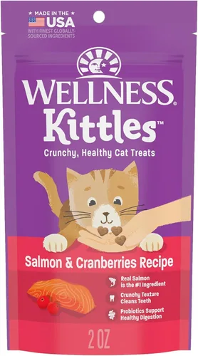 Vista 12 de Wellness Kittles - Snacks crujientes naturales sin granos para gatos, pollo y cranberry, bolsa de 2 onzas
