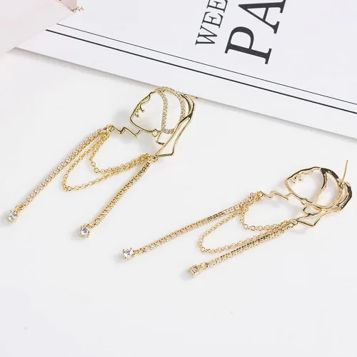 Vista 4 de Pendientes de perlas con borlas para mujer, aspecto dorado de niña con perlas, diseño único de moda, Zinc, Perla