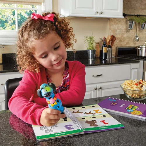 Vista 4 de Educational Insights Hot Dots Jr. Vamos a dominar el juego de Matemáticas Pre-Kinder con Ace Pen