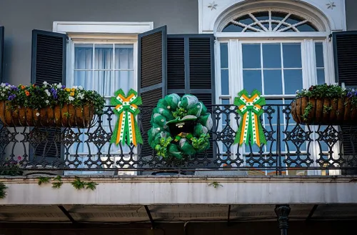 Vista 5 de ABTOLS Arcos grandes para corona del día de San Patricio, lazos de trébol de la suerte para corona, bandera irlandesa con purpurina verde, lazo