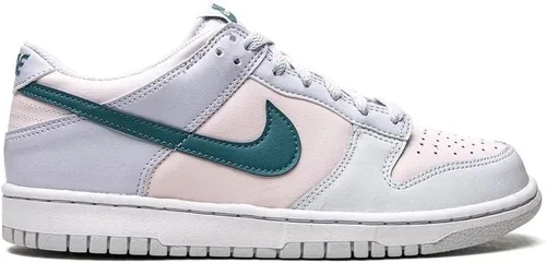 Vista 820 de Nike Kid's Dunk Low Sneaker