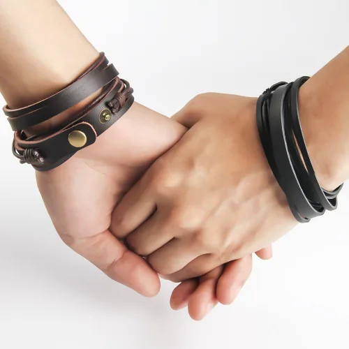 Vista 4 de Pulsera ajustable de cuero genuino vintage hecha a mano