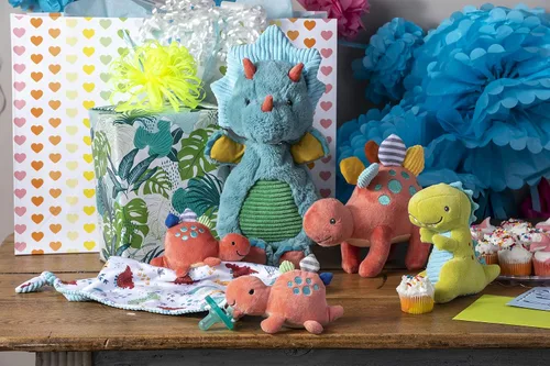 Vista 3 de Mary Meyer Pebblesaurus - Sonajero suave para bebé, 5 pulgadas, dinosaurio verde (paquete de 2)