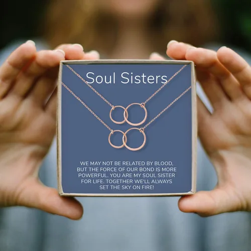 Vista 5 de Dear Ava Collar de regalo para mujeres y niñas, colgante de joyería moderna ajustable, idea de regalo de amor para ella con tarjeta sincera, regalos