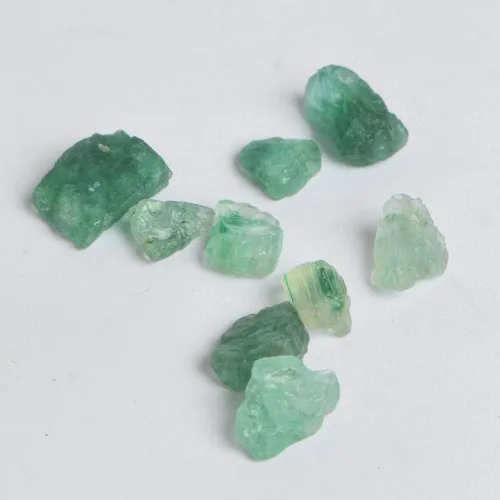 Vista 2 de Gema curativa de cristal esmeralda natural 41.00 quilates Lote de 9 piezas de piedra esmeralda verde áspera