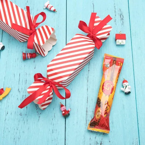 Vista 7 de DARENYI 50 cajas de dulces de Navidad, cajas vacías para dulces con cinta roja pequeñas cajas de dulces para dulces, chocolate, cajas de regalo