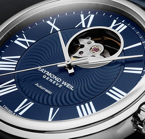 Vista 5 de Raymond Weil Maestro Blues Reloj automático con rueda de equilibrio visible para hombre, esfera azul, números romanos, correa de cuero azul, 1.555