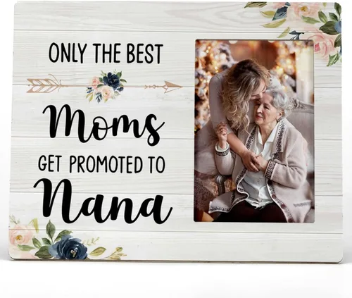 Vista 11 de FONDCANYON Justo cuando las abuelas piensan que su trabajo está hecho, alguien las llama abuelas geniales Marco de foto para anuncio de embarazo