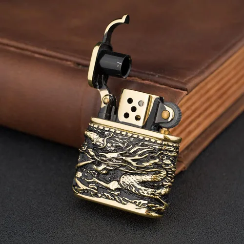 Vista 6 de Armadura dragón chino creativo estilo antiguo brazo de elevación queroseno resistente al viento encendedor (dorado)