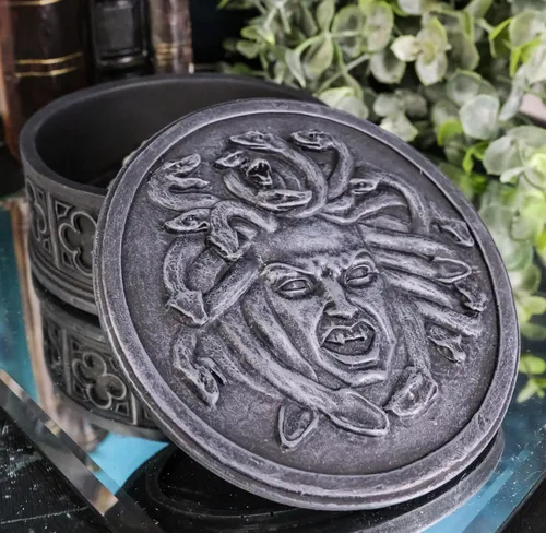Vista 2 de Ebros Mitología griega Severed Head of Goddess Medusa con pelos de serpiente, caja de joyería redonda decorativa, joyero, hermanas gorgonas