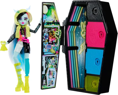 Vista 9 de Monster High Skulltimate Secrets Clawdeen Wolf Muñeca con Guardarropa y 19 Accesorios de Moda Sorpresa, Juguete +4 Años (HXH85)