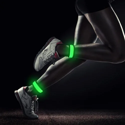 Vista 7 de Fashion&cool Banda LED de palmada, pulsera deportiva con luz recargable por USB, pulseras ajustables que brillan en la oscuridad para hombres