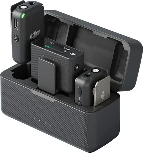 Vista 4 de DJI Mic (2 TX + 1 RX + Estuche de Carga), Micrófono Lavalier Inalámbrico, Alcance de 250m (820 pies), Batería de 15 Horas, Micrófono Inalámbrico