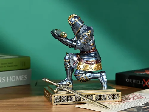Vista 8 de King's Guard Knight - Soporte para bolígrafos, organizadores de escritorio y accesorios, soporte de resina para lápices como regalo para oficina