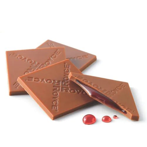 Vista 7 de ROYCE Prafeuille Chocolat "Berry Cube"- Surtido de chocolate con leche perfumado de fresa con relleno de salsa tarty Set de regalo de chocolate