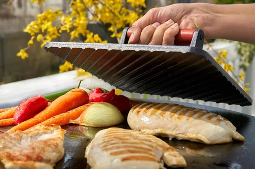 Vista 6 de Cuisinart Prensa de Parrilla XL de Hierro Fundido, 10" x 10" Prensa de Servicio Pesado Antiadherente para Hamburguesas Smash y Bistec con Mango