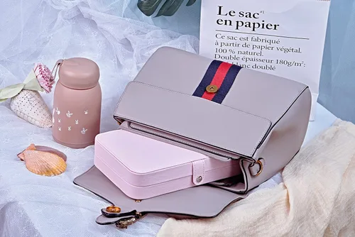 Vista 5 de GUKA Joyero organizador de viaje para mujeres y niñas, soporte de joyería para aretes, anillos, collares, joyas, organizador de viaje, caja
