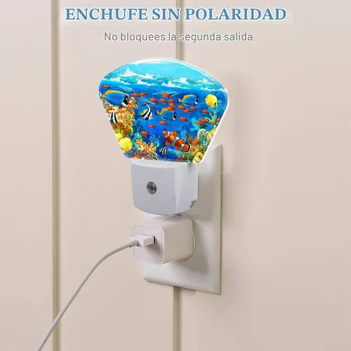 Vista 3 de Luz nocturna submarina de dibujos animados para niños, luz nocturna LED de peces tropicales, enchufable a la pared con sensor de atardecer a