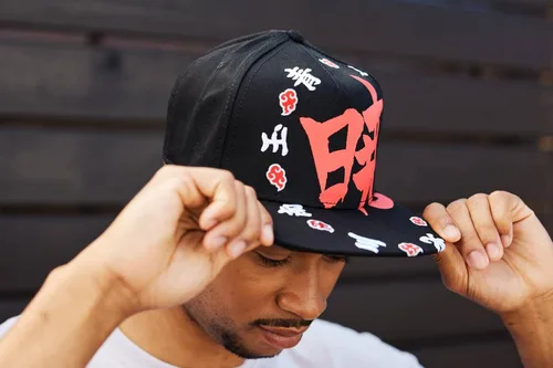 Vista 6 de Ripple Junction Naruto Shippuden Adulto Unisex Akatsuki Kanji Ring Flat Bill El Snapback Sombrero NegroRojo