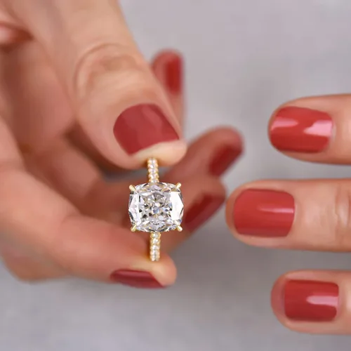 Vista 3 de RODIFFY Anillo de compromiso de corte cojín de 4 quilates para mujer, anillo de compromiso chapado en oro blancorosa de plata de ley 925 de 18