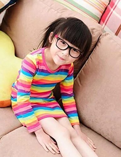 Vista 2 de playera de algodón con diseño de arco iris para niñas