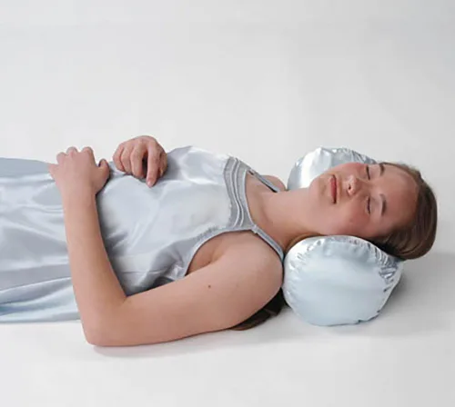 Vista 2 de Alex Orthopedic Inc Paquete de 2 almohadas cervicales suaves medianas Fabricado en Estados Unidos