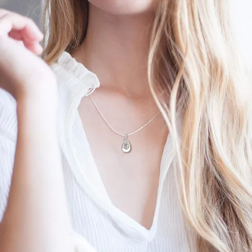 Vista 2 de BEILIN Collares con colgante de urna de plata de ley 925 para cenizas, circonita cúbica, lágrima, recuerdo, cremación, joyería para mujeres, regalos