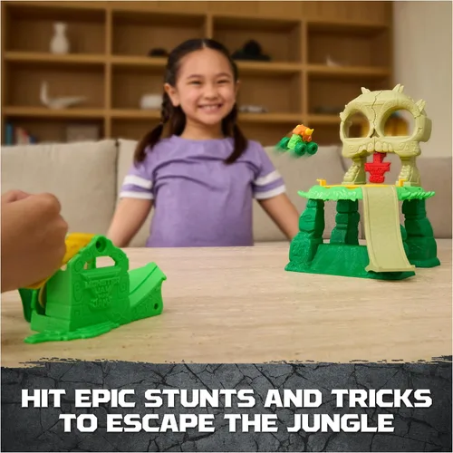 Vista 4 de Monster Jam Mini Jams Crash & Crumble Skull Escape Monster Truck Playset