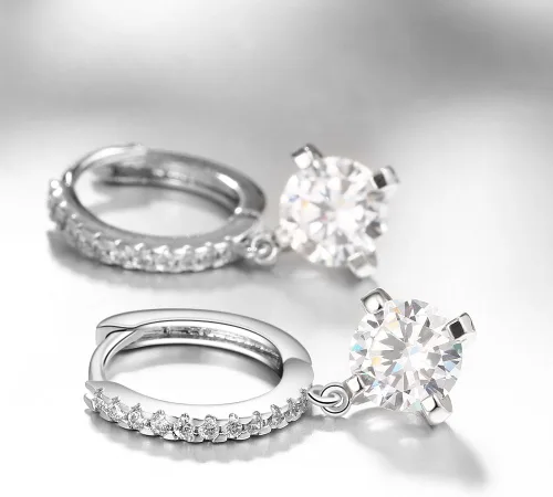 Vista 4 de Aretes de gancho de cristal vidriante de plata y oro de 18 quilates