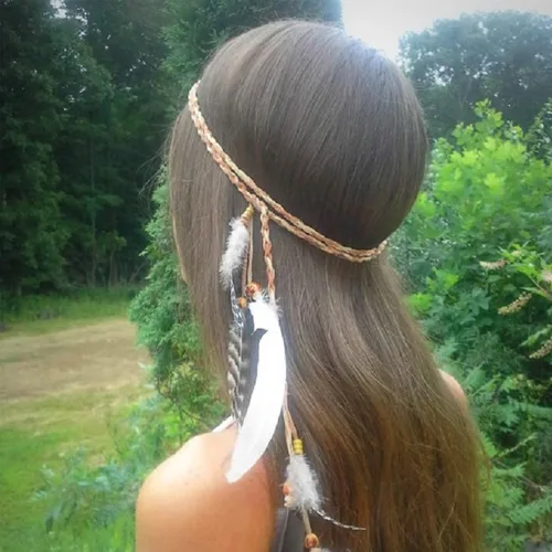 Vista 2 de Diadema de plumas hippie indio bohemio con borla bohemia para Halloween diadema para el pelo para mujer adorable corona para decoración de fiesta