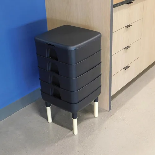 Vista 2 de FCMP Outdoor - The Essential Living Composter, contenedor de 4 bandejas para vermicompostador, color negro