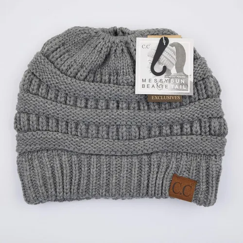 Vista 2 de C.C Exclusives - Gorro de invierno para mujer con agujero para coleta o moño, gorro beanie para mujer (MB-20A)