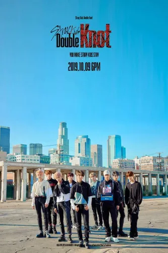Vista 2 de STRAY KIDS [ CLE 3:LEVANTER ] Album ( CLE 3 Ver. ) ( CD+Photo Book+3p QR Photo Card(Out of 40)+STORE GIFT CARD )