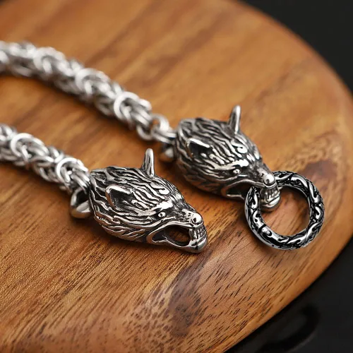Vista 5 de YCYR Collar con cabeza de lobo para hombres, mitología nórdica, colgante de amuleto de lobo de Odín con cadena bizantina de acero inoxidable vintage