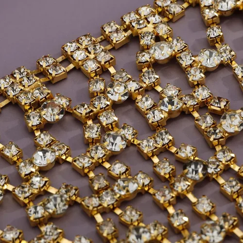 Vista 5 de YERTTER Pulsera dorada con diamantes de imitación para boda, cadena de dedo de cristal brillante con anillo de arnés, cadena de mano, eslabones