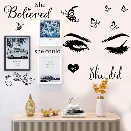 Vista 4 de Adhesivo de pared de vinilo con texto en inglés "She Believed She Could So She Did", calcomanías de pared de mariposa para dormitorio, sala