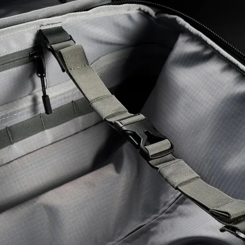 Vista 3 de Pelican Aegis Luggage - Bolsa de lona con ruedas - Maleta de 28 pulgadas con ruedas (carbón)