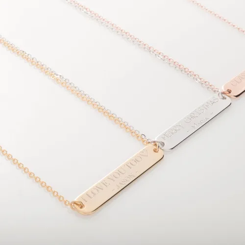 Vista 5 de Petite Boutique Collar personalizado de barra de mensajes de dos líneas, tu joyería única con nombre