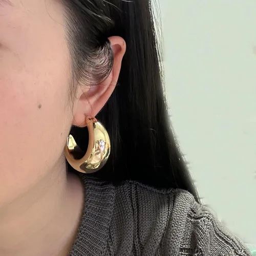 Vista 2 de Aretes de aro gruesos de oro medio abierto para mujer