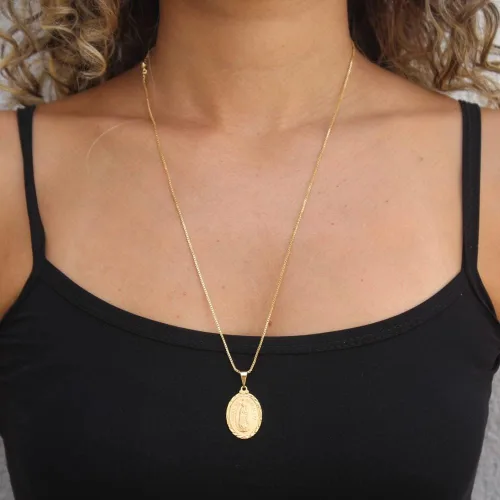 Vista 3 de Tudo Jóias Unissex - Colgante de medalla milagrosa de Santa Virgen de Guadalupe chapado en oro de 18 quilates con collar de caja de 23.6 pulgadas